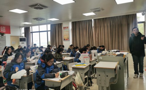 省国培计划第四届乡村优秀高中青年教师(历史)高级研修班学员来bbin直营网交流考察