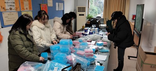 生物实验室举办bbin直营网第一届插移液器吸头大赛