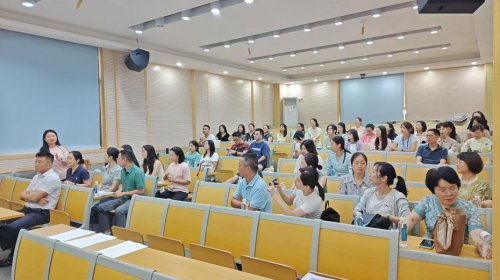 附中英语教研组召开2025-2026学年度第一学期教学工作会议